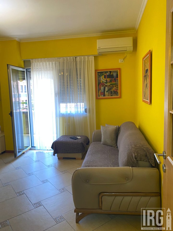 APARTAMENT 1+1IPERSHTATUR NE 2+1 TEK RR.E DIBRES!