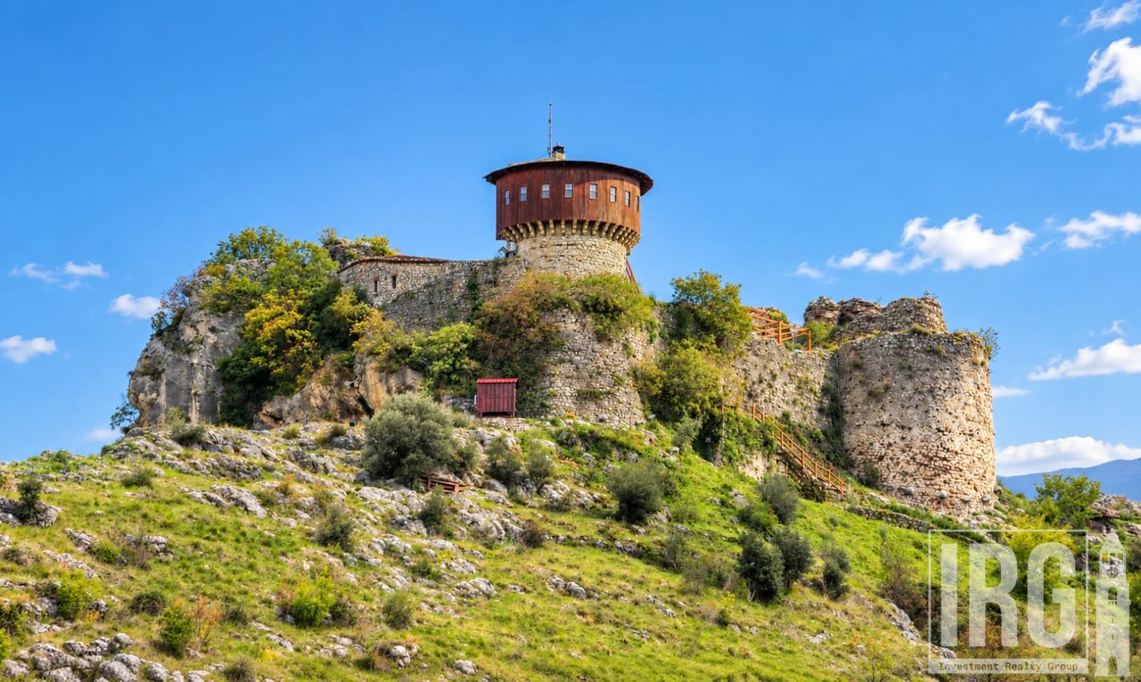 PETRELË – SHITET TOKË 2,200 m²
