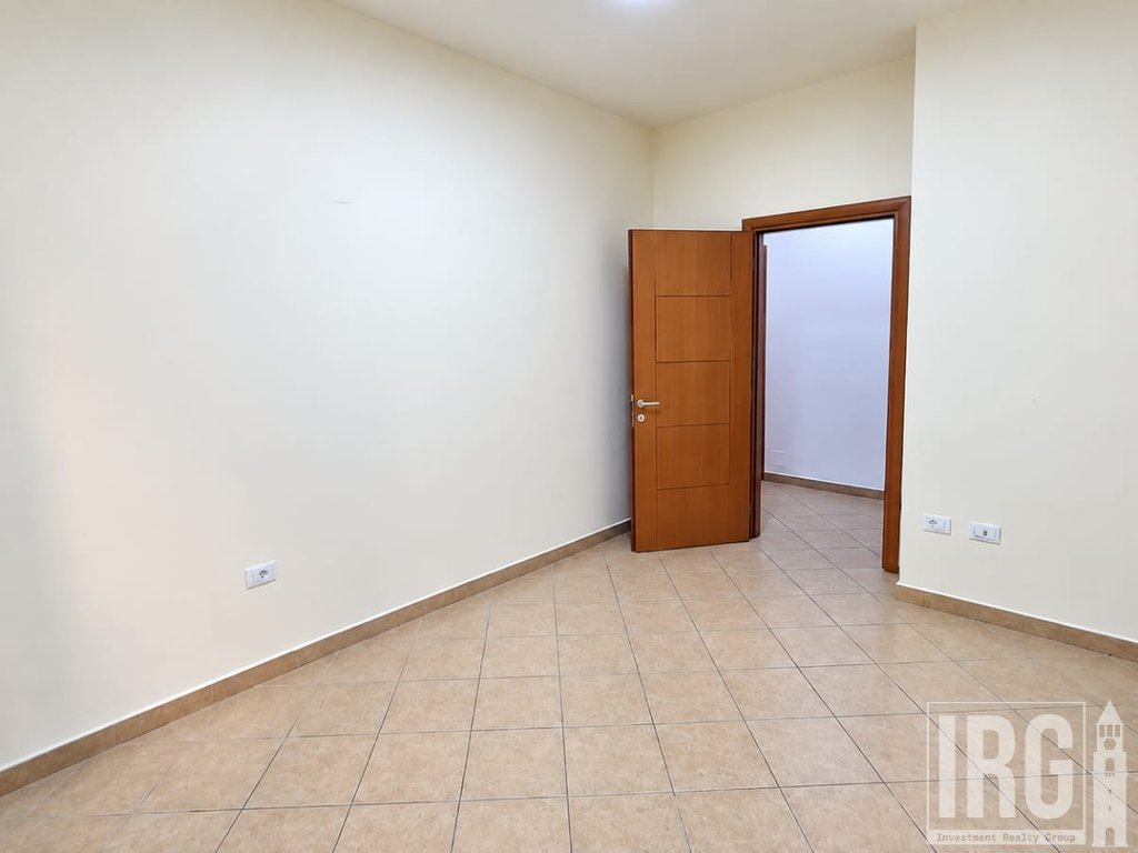 Jepet me qira zyrë | Rruga e Bogdanëve | 120 m²