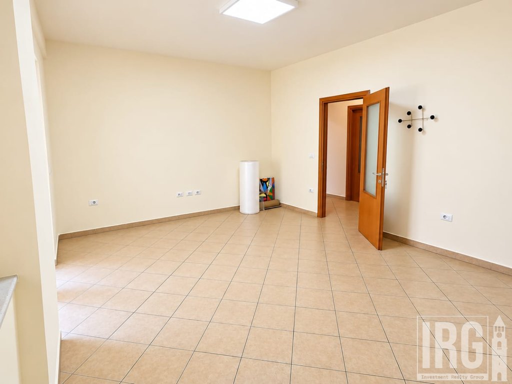 Jepet me qira zyrë | Rruga e Bogdanëve | 120 m²