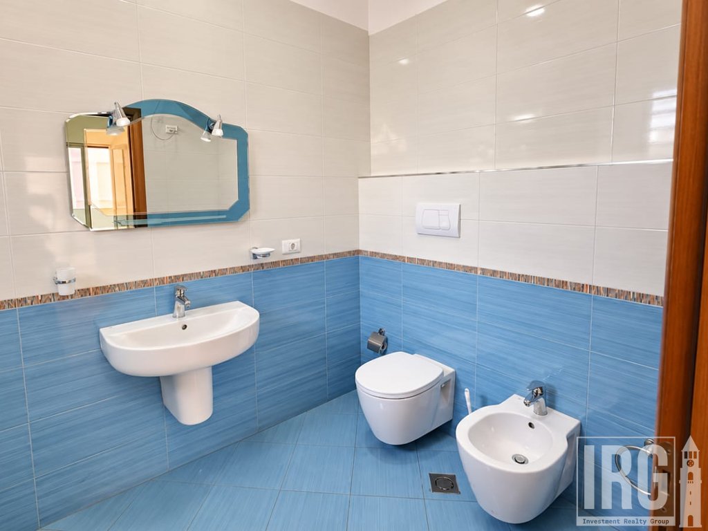 Jepet me qira zyrë | Rruga e Bogdanëve | 120 m²