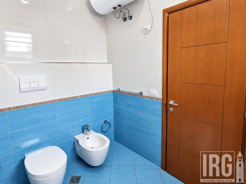 Jepet me qira zyrë | Rruga e Bogdanëve | 120 m²