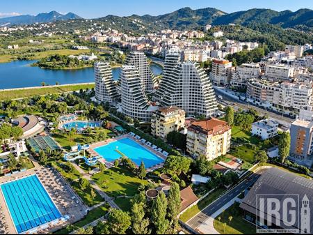 AMBIENT KOMERCIAL PËR SHITJE | Lake View Residence