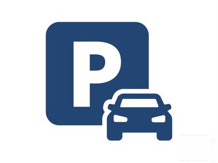 Yzberisht vendiamo 4 posti auto!