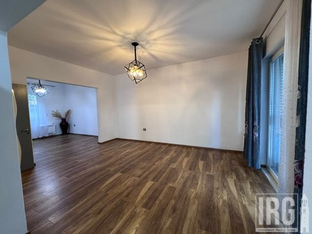 VILË ME QIRA 5+1+3| KOMUNA E PARISIT