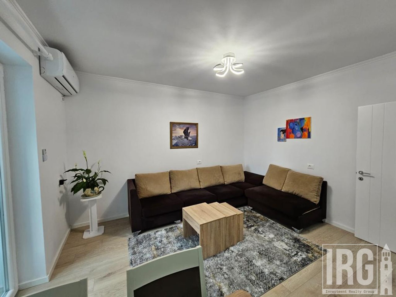 Apartament 1+1 me Qira në Rrugën e Kavajës Prane Zgara e Tiranes