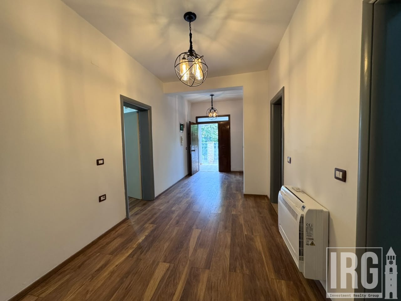VILË ME QIRA 5+1+3| KOMUNA E PARISIT