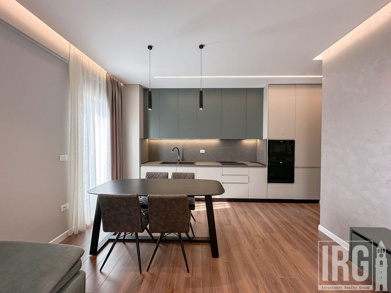 APARTAMENT 2+1+2 TE ZOGU I ZI, TE KOMPLEKSI FOLEJA E GJELBER