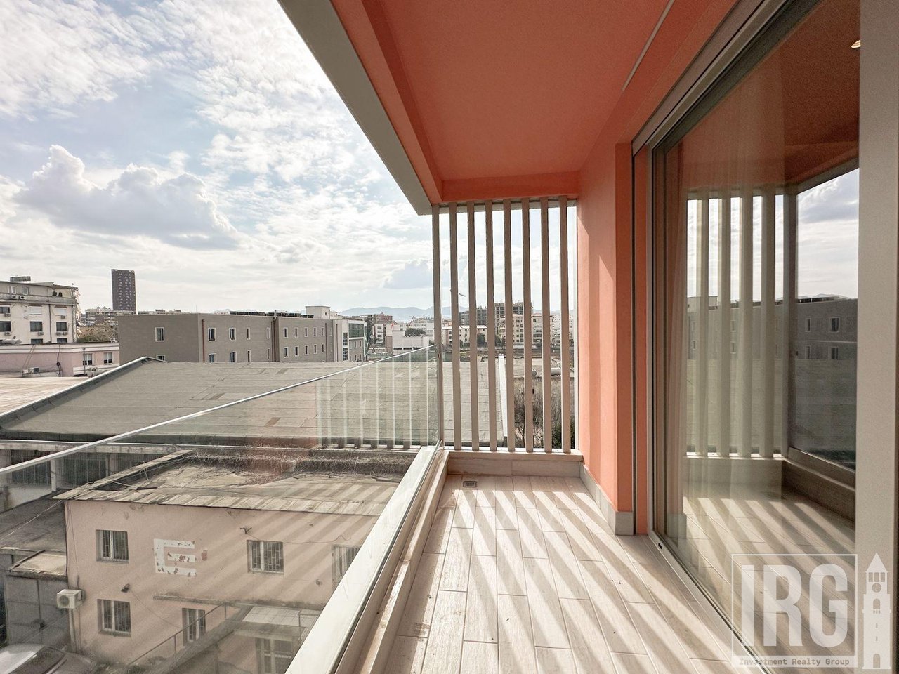 APARTAMENT 2+1+2 TE ZOGU I ZI, TE KOMPLEKSI FOLEJA E GJELBER