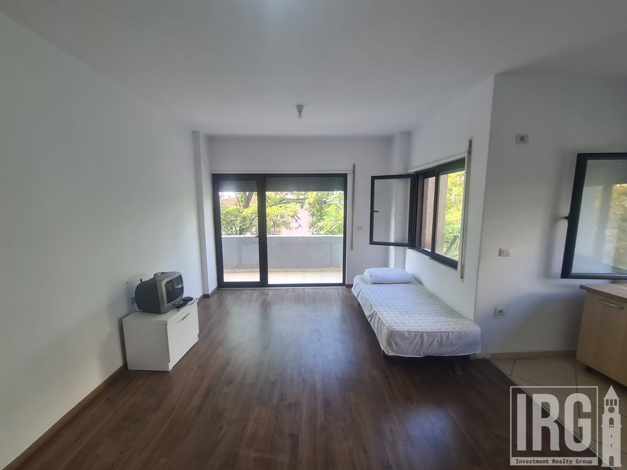 APARTAMENTI 1+1 TEK ALI DEMI!
