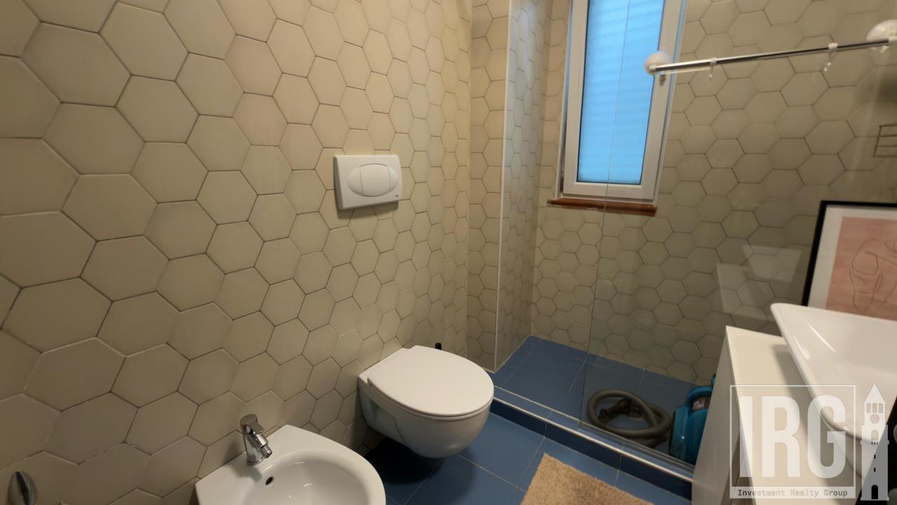 JEPET ME QIRA APARTAMENT 1+1+POST PARKIMI TEK REZIDENCA KODRA E DIELLIT | 75,000 LEKË