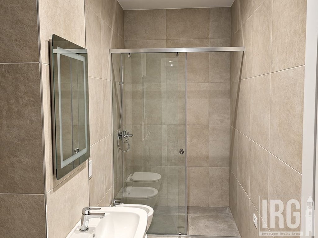 Jepet me Qira Ambient për Zyra – Pranë Kika 2 | 107.7 m²