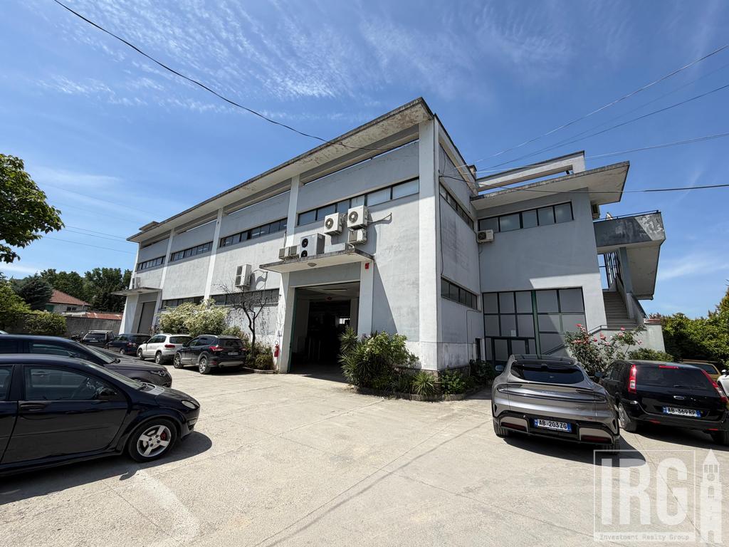 Kapanon industrial 1600m2 ne Kashar