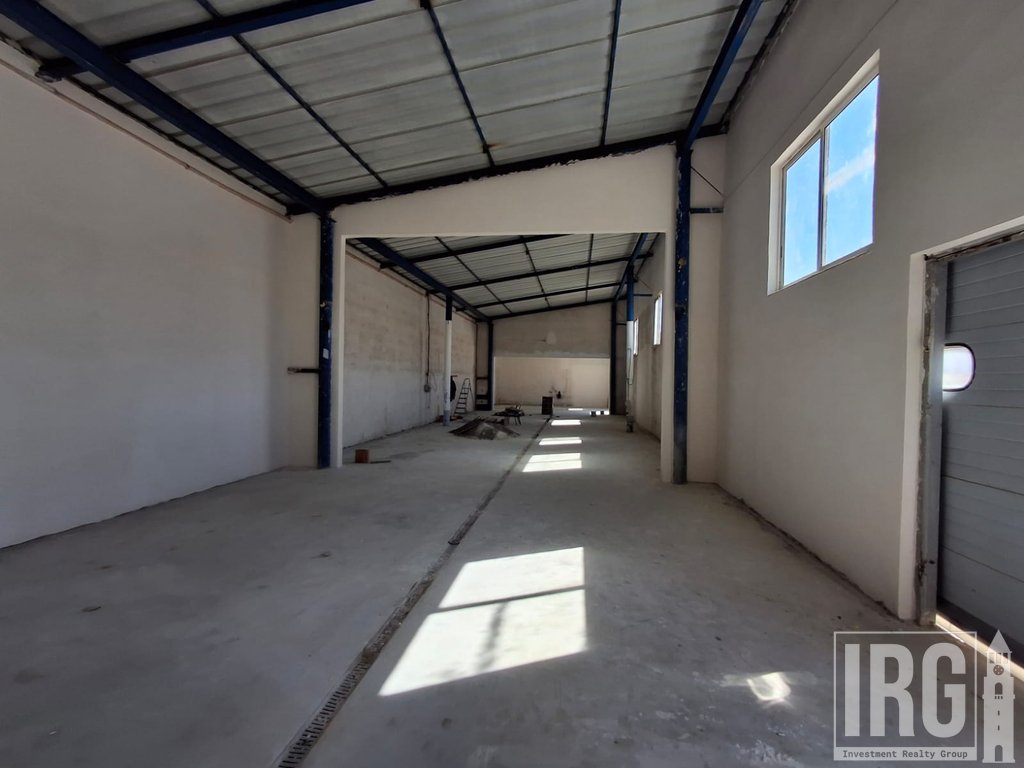 Kapanon industrial  me qira –  pranë autostradës Tirane -Durres