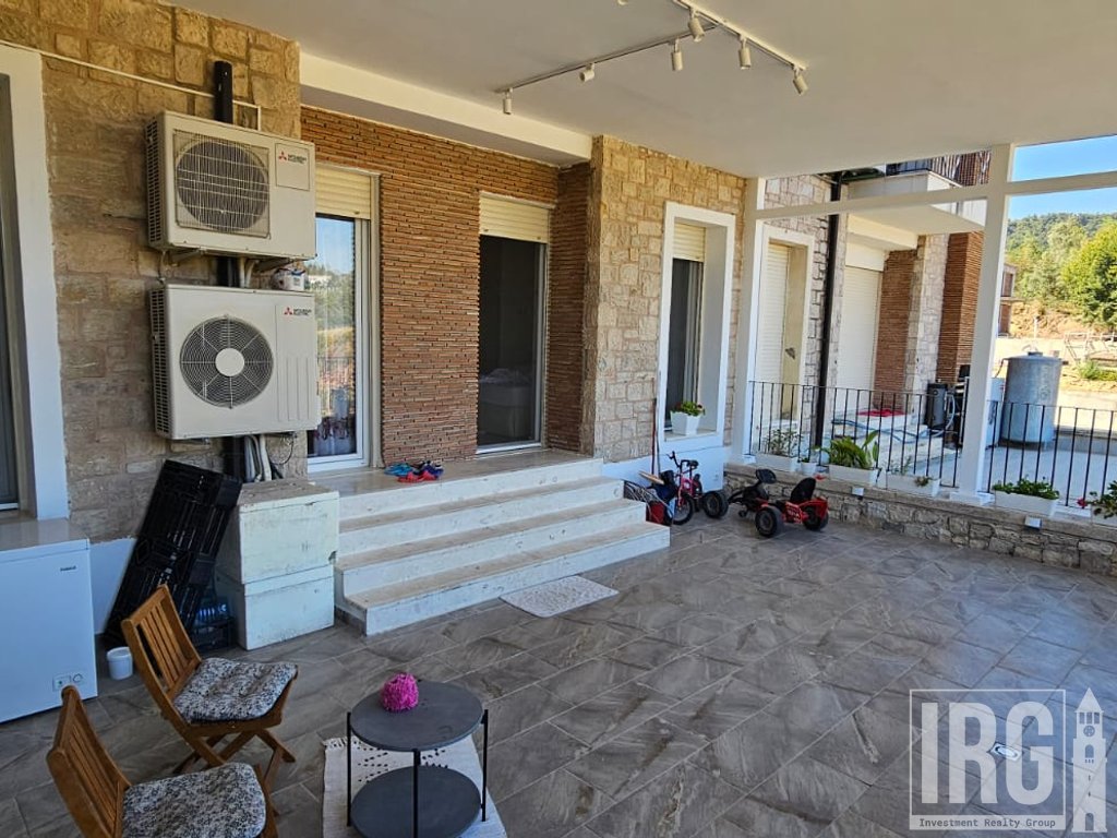 APARTAMENT 3+1+2 ME VERANDE PRANE TEG!