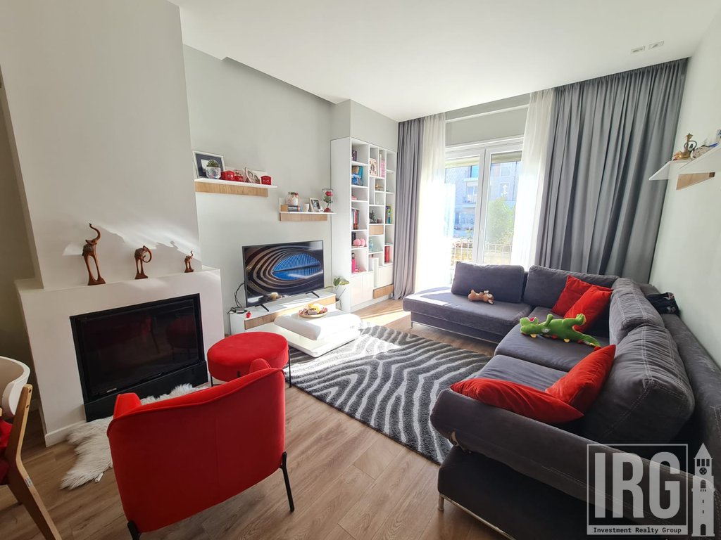 APARTAMENT 3+1+2 ME VERANDE PRANE TEG!