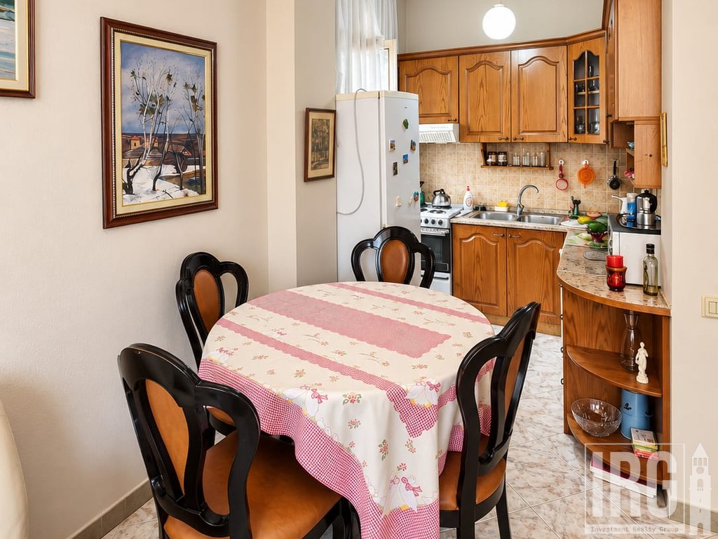 Jepet me Qira Apartament 3+1 – Fusha Ali Demi

J