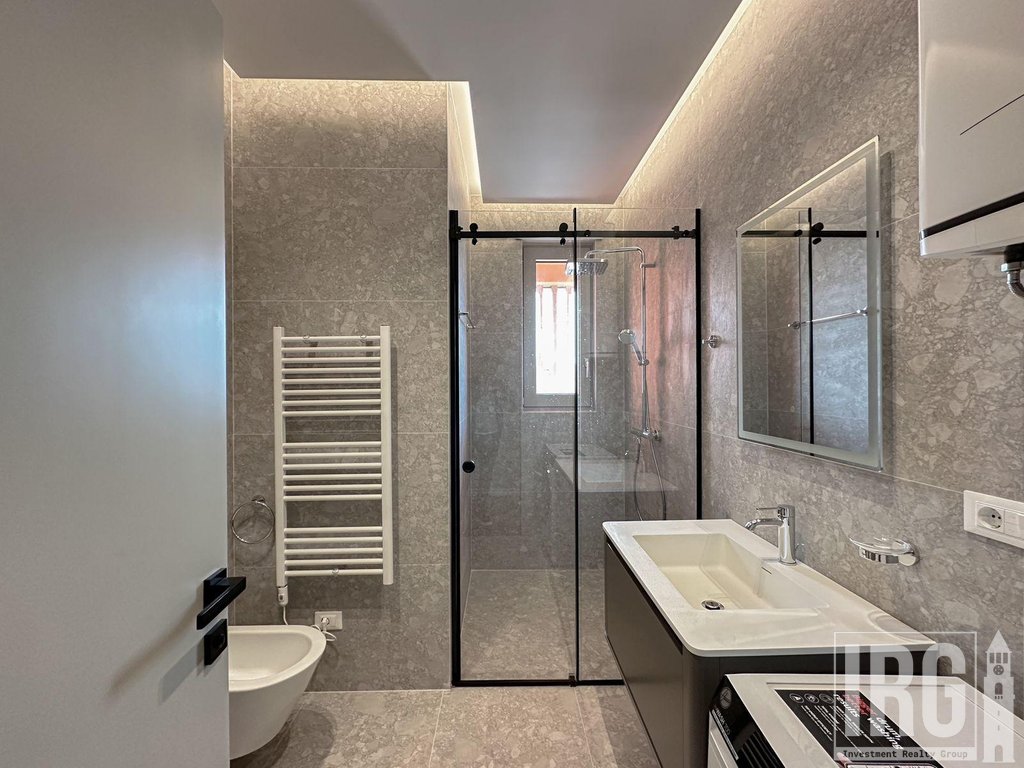 APARTAMENT 2+1+2 TE ZOGU I ZI, TE KOMPLEKSI FOLEJA E GJELBER