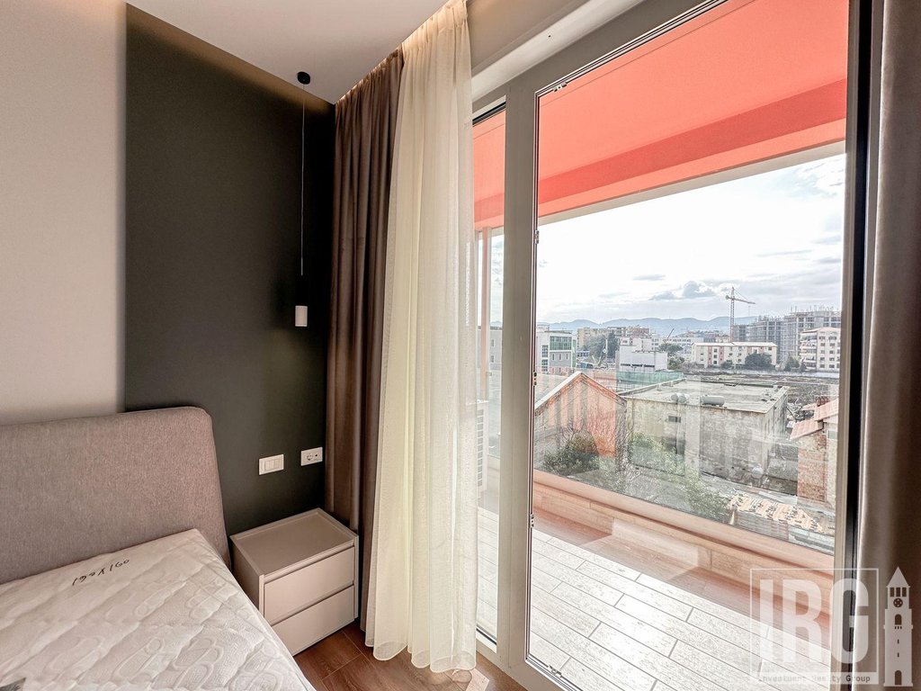 APARTAMENT 2+1+2 TE ZOGU I ZI, TE KOMPLEKSI FOLEJA E GJELBER