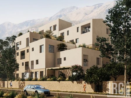 APARTAMENT ME OBORR PRIVAT – SQUARE VILLAGE, DRYMADES