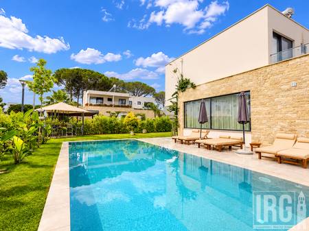 Shitet Vilë 2-Katëshe në San Pietro Resort – Pranë Hotel Melia