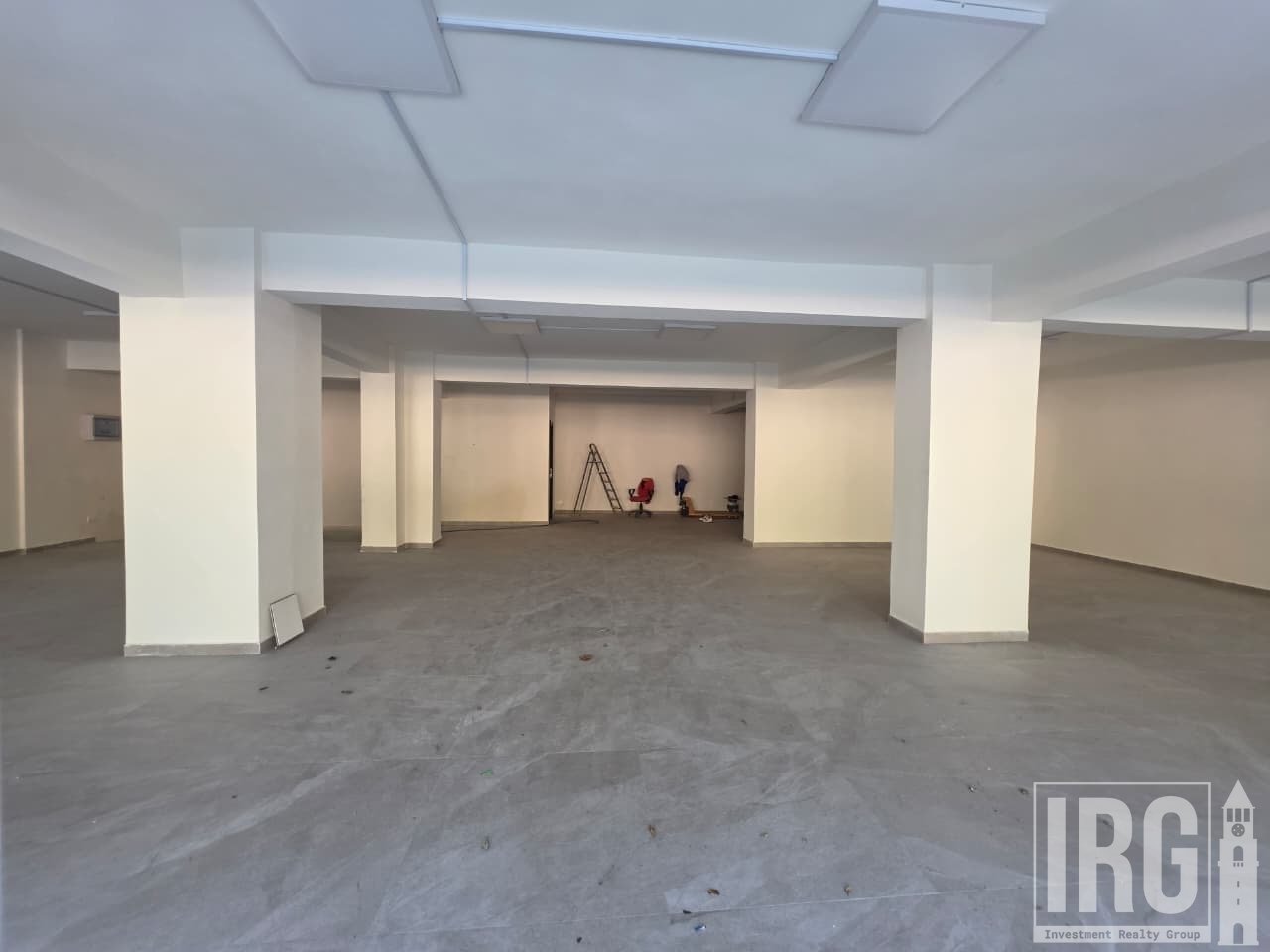 Warehouse/Factory/Showroom in Laprakë, Tirana