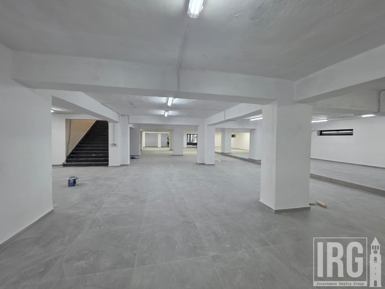 Warehouse/Factory/Showroom in Laprakë, Tirana
