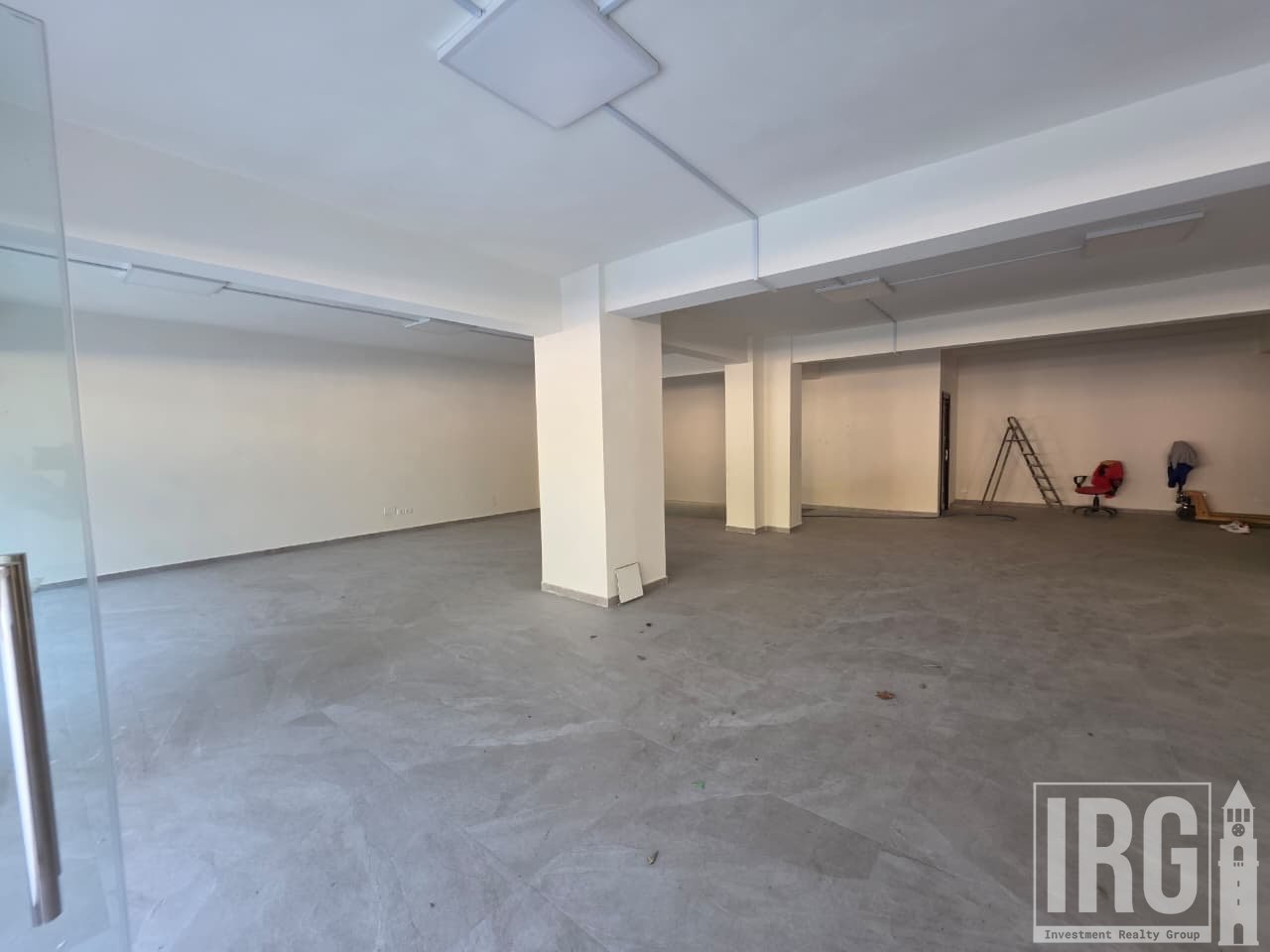 Warehouse/Factory/Showroom in Laprakë, Tirana