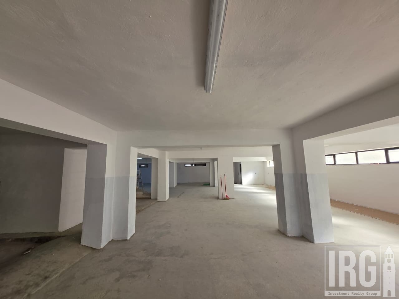 Warehouse/Factory/Showroom in Laprakë, Tirana