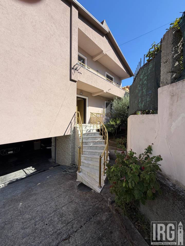 For rent first floor of villa (120 m²) – "Ali Visha" Street