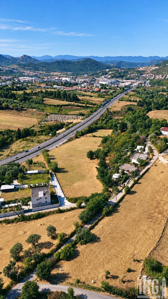 SHITET TOKË 2,700 m² | LUNDËR