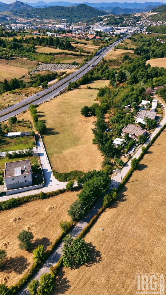 SHITET TOKË 2,700 m² | LUNDËR