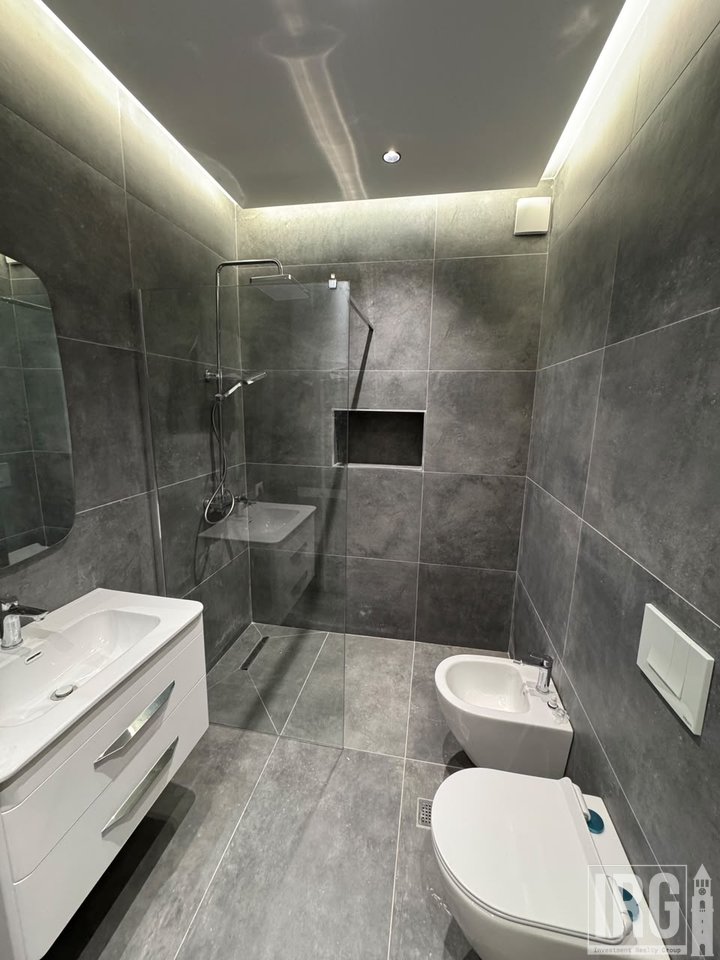 APARTAMENT TE XHELUKS XIBRAKU!