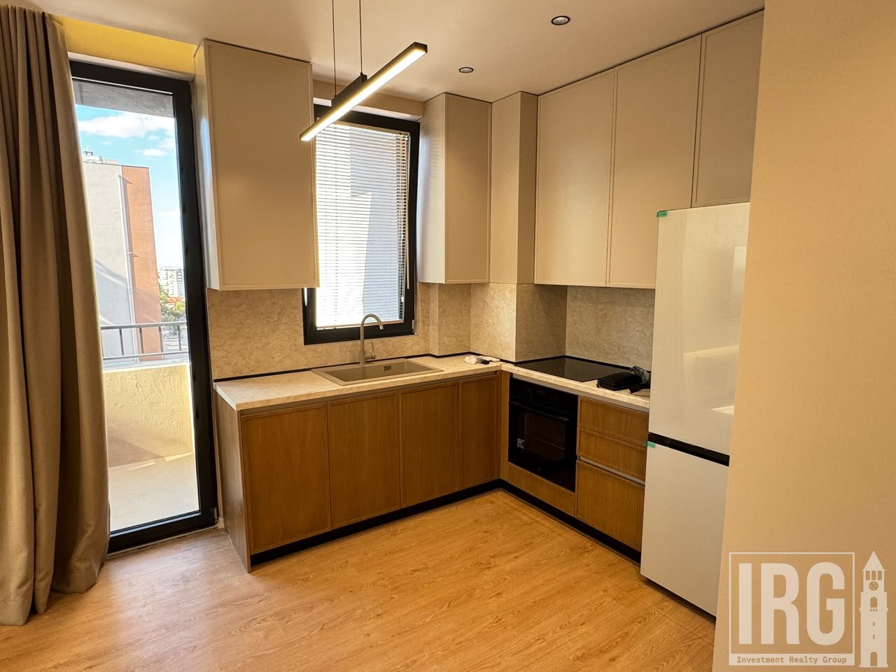APARTAMENT TE XHELUKS XIBRAKU!