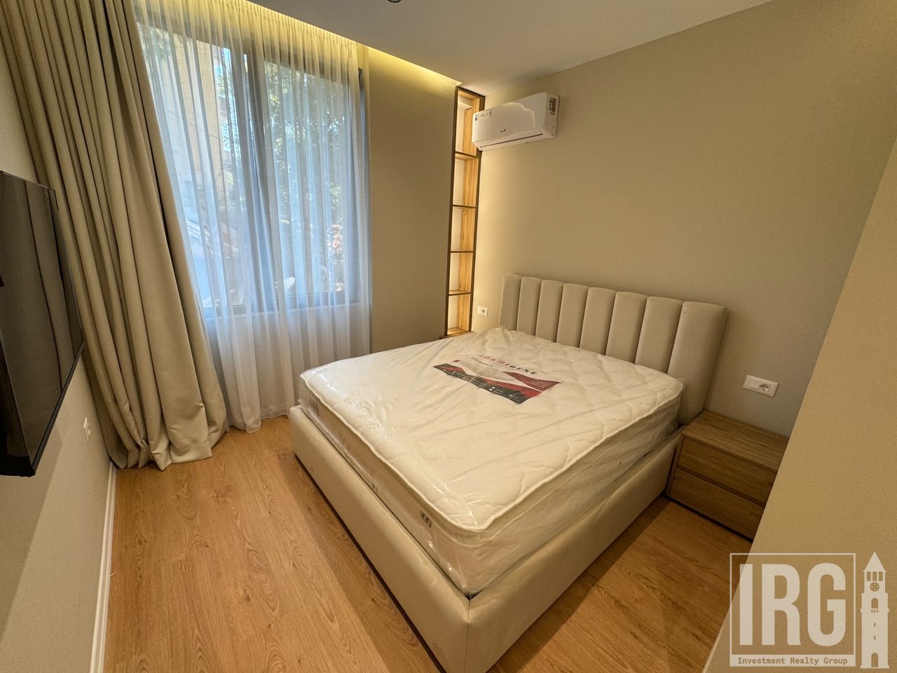 APARTAMENT TE XHELUKS XIBRAKU!