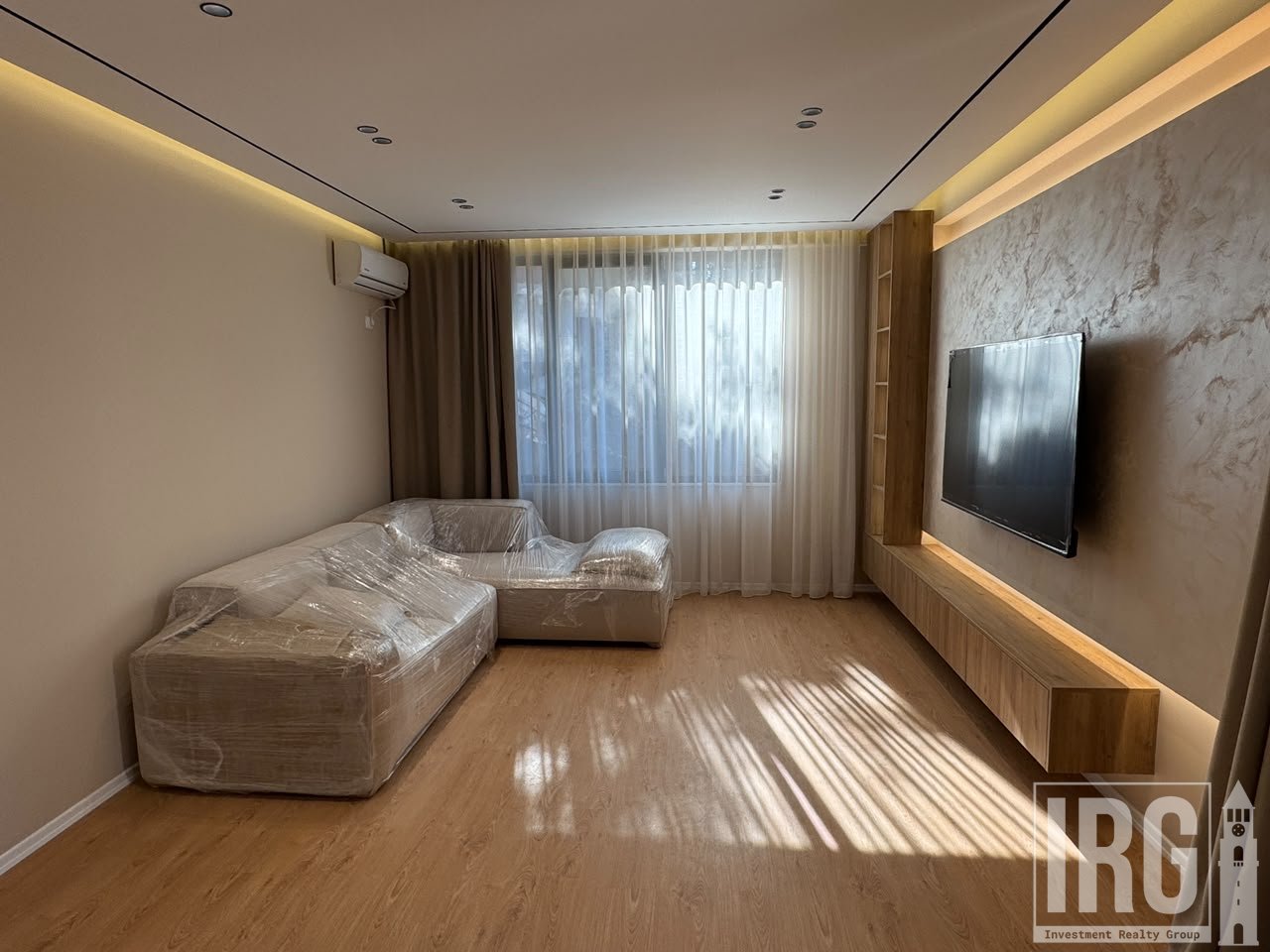 APARTAMENT TE XHELUKS XIBRAKU!