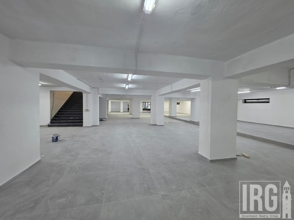 Magazinë/Fasoneri/Showroom  në Laprakë, Tiranë