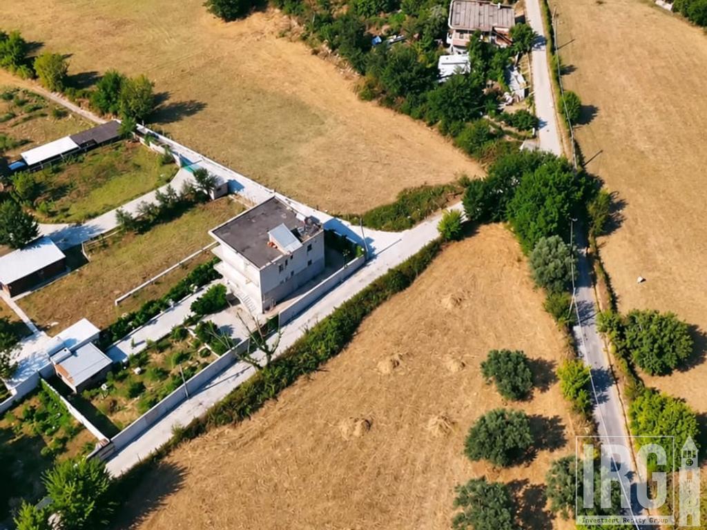 SHITET TOKË 2,700 m² | LUNDËR