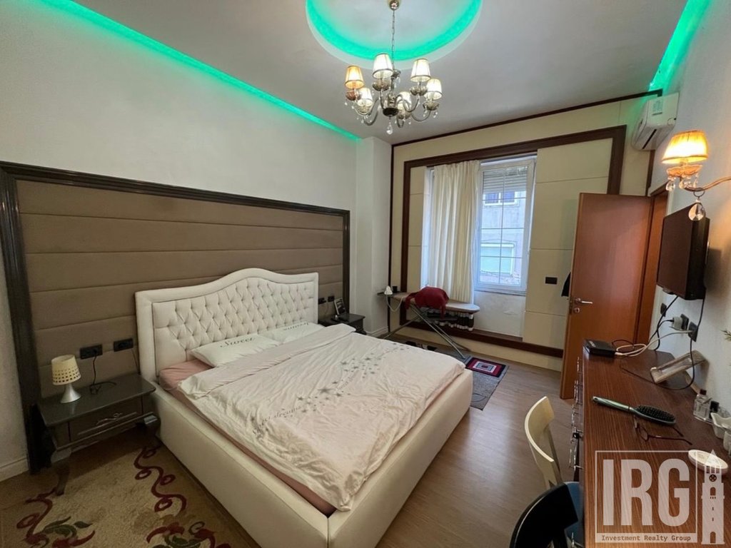 SHITET APARTAMENT 2+1 TEK ISH PARKU | 19,500,000 LEKË
