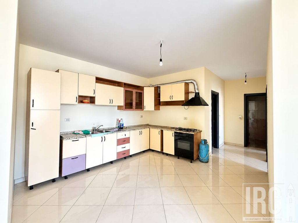 Jepet me Qira Apartament 2+1+2 – Astir, Pranë Bohem