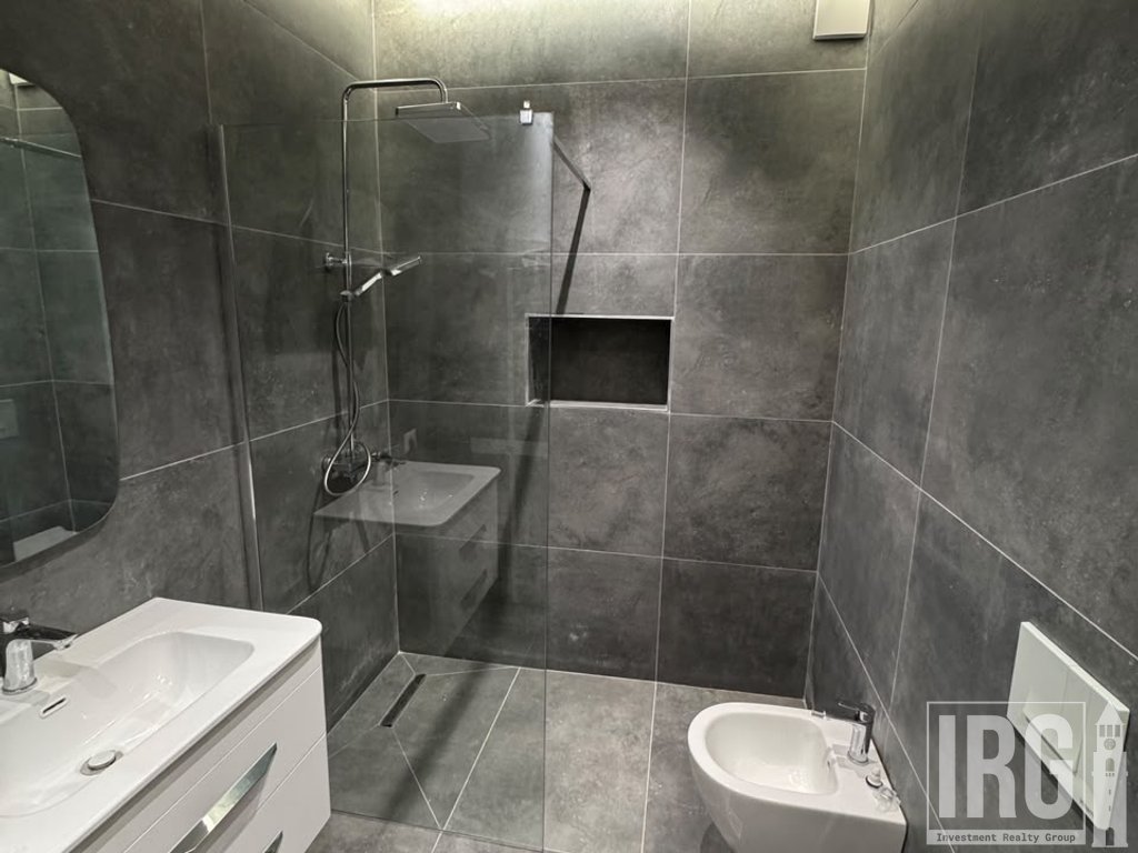 APARTAMENT TE XHELUKS XIBRAKU!