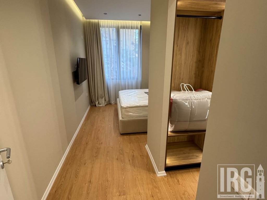 APARTAMENT TE XHELUKS XIBRAKU!