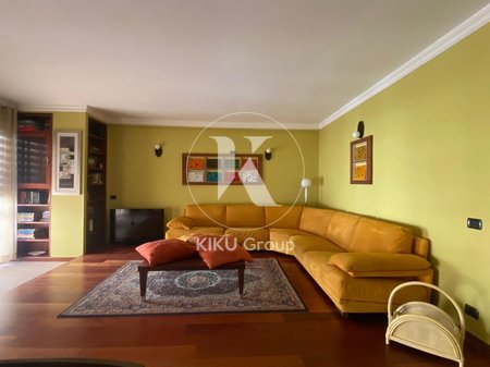 Apartment 2+1+2 me Qira, Rruga Hoxha Tasim