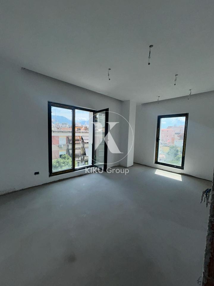 Ambjent për zyra me qira – 2+1+2+depo,  Rruga e Barrikadave