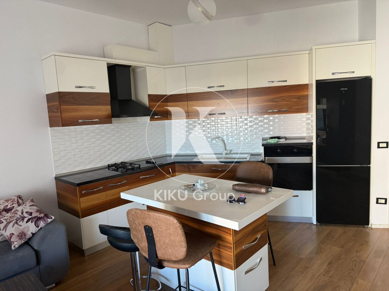 Affittasi Appartamento 1+1 – Giardino Botanico, Tirana