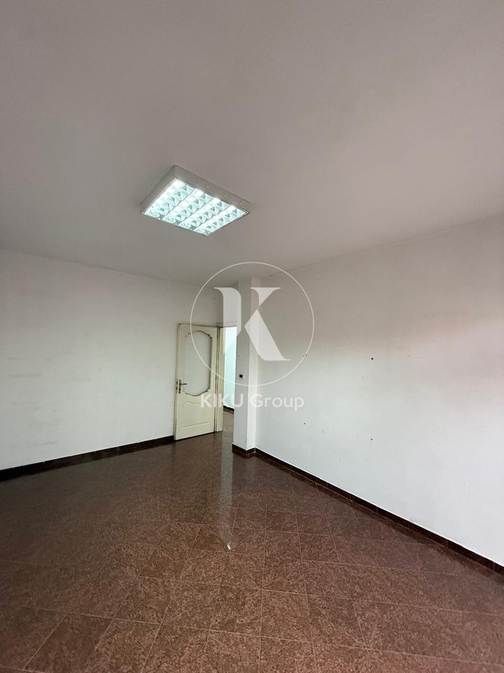 🏢 Godinë 3-Katëshe me Qira në Rrugën Myslym Shyri 📍