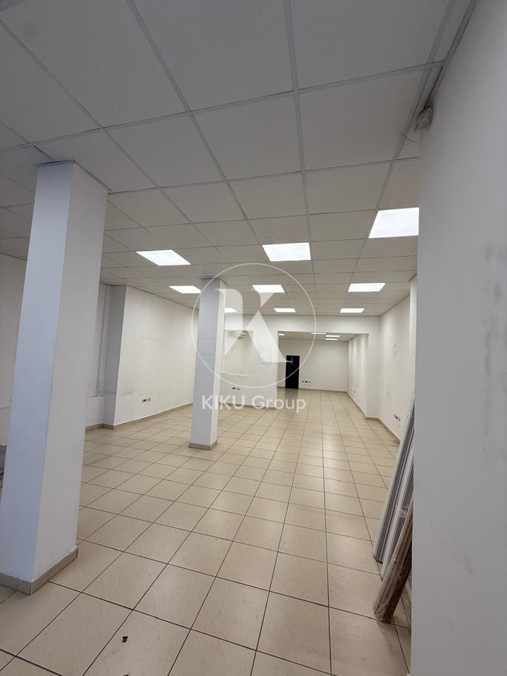 🏢 Godinë 3-Katëshe me Qira në Rrugën Myslym Shyri 📍