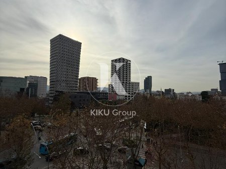 JEPET ME QIRA AMBIENT PËR ZYRA – QENDËR (9-KATËSHET)