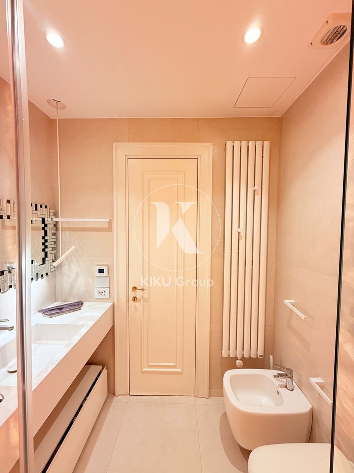 🏡 Appartamento moderno in vendita con grande veranda, vicino al Giardino Botanico