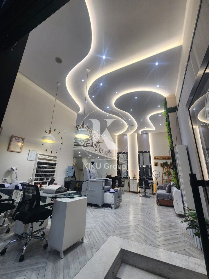 Vendesi abitativo in vendita (organizzato a duplex) + posto auto